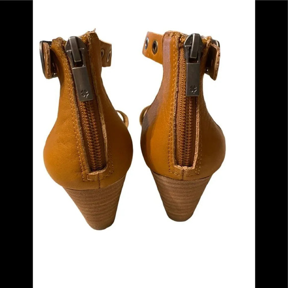 Lucky Brand Jorey Tanle Sandals - Picture 7 of 11